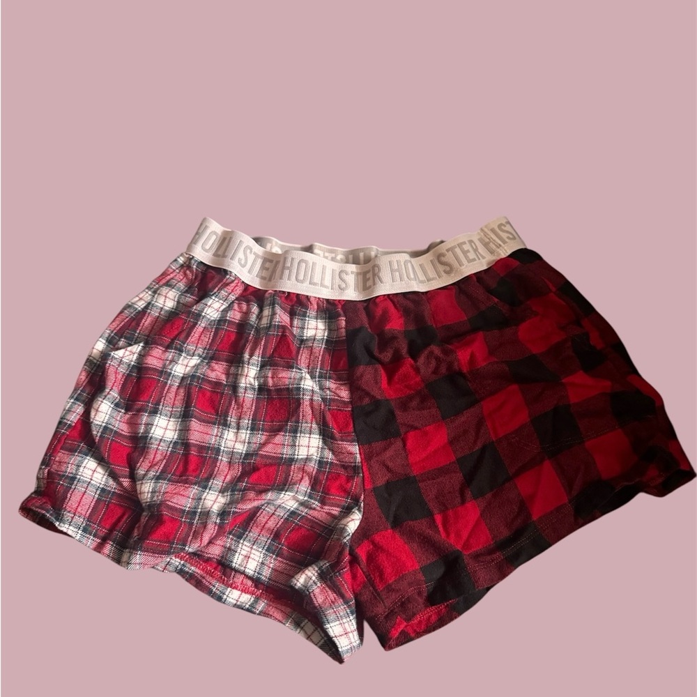 Hollister Red and Black Plaid Shorts flowy thin comfy cute